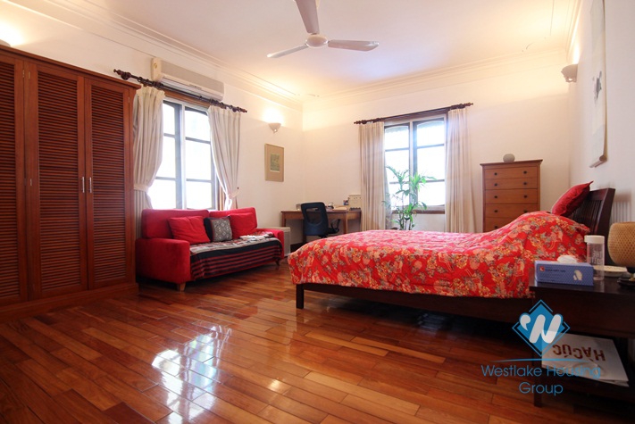 Swimming pool house with lots of space for rent in Tay Ho